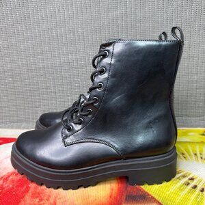 A New Day Womens Size 9 Black Combat Boots With Zipper & Lace-Up Closure